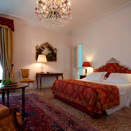 Franceschi & Hotel Mira