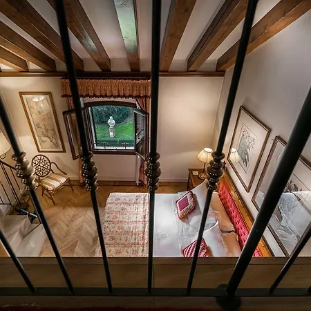 Franceschi & Hotel 5*