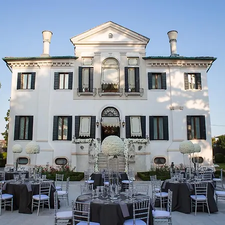Otel Franceschi &